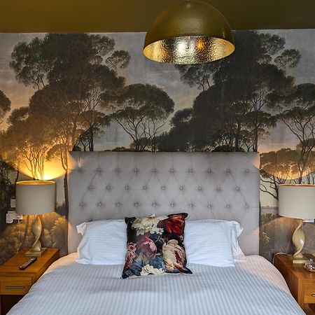 The Duke Hotel Hilmarton ภายนอก รูปภาพ