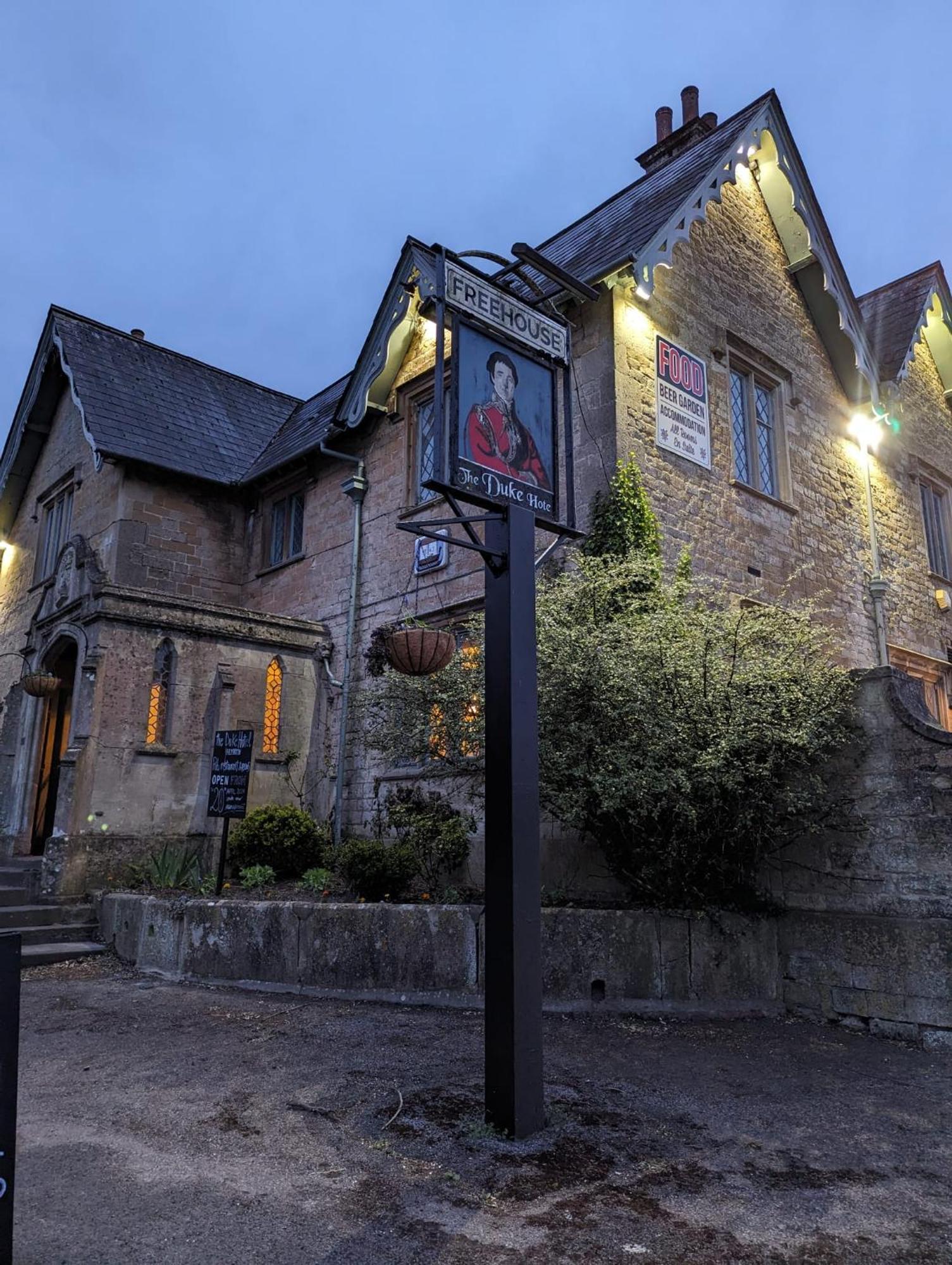 The Duke Hotel Hilmarton ภายนอก รูปภาพ