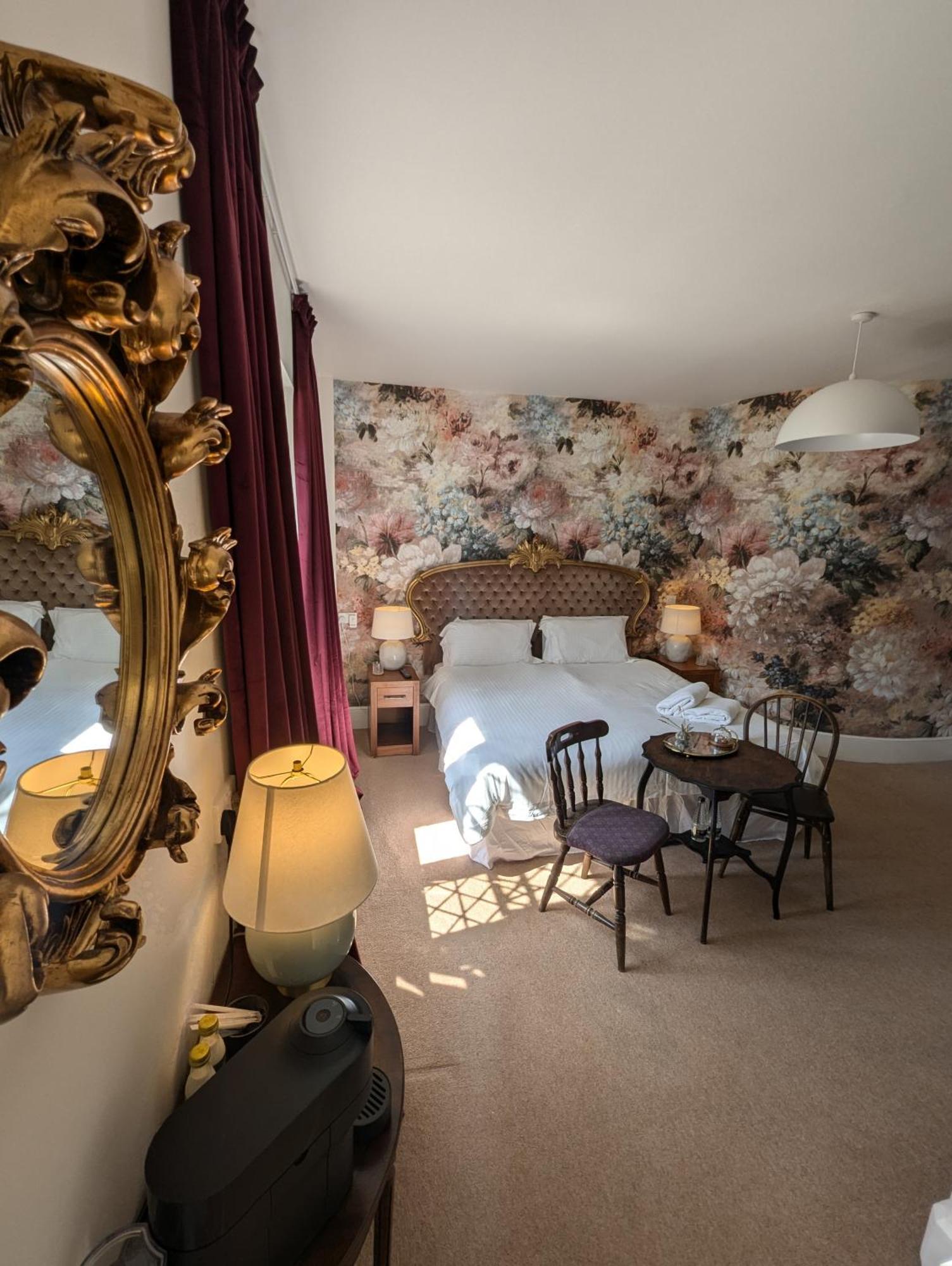 The Duke Hotel Hilmarton ภายนอก รูปภาพ