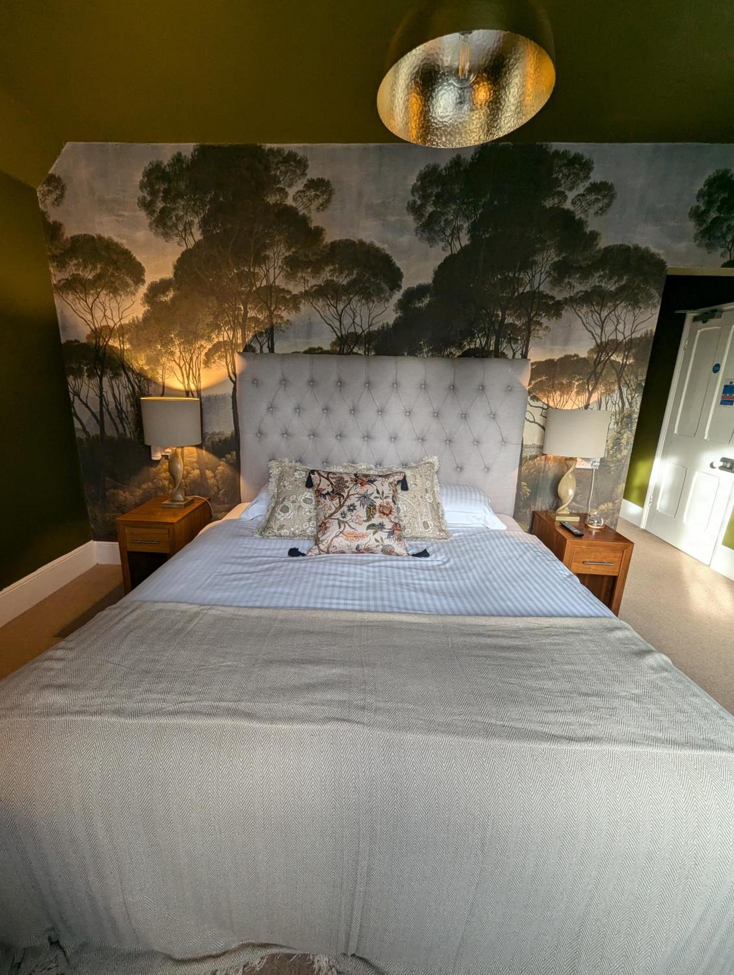 The Duke Hotel Hilmarton ภายนอก รูปภาพ