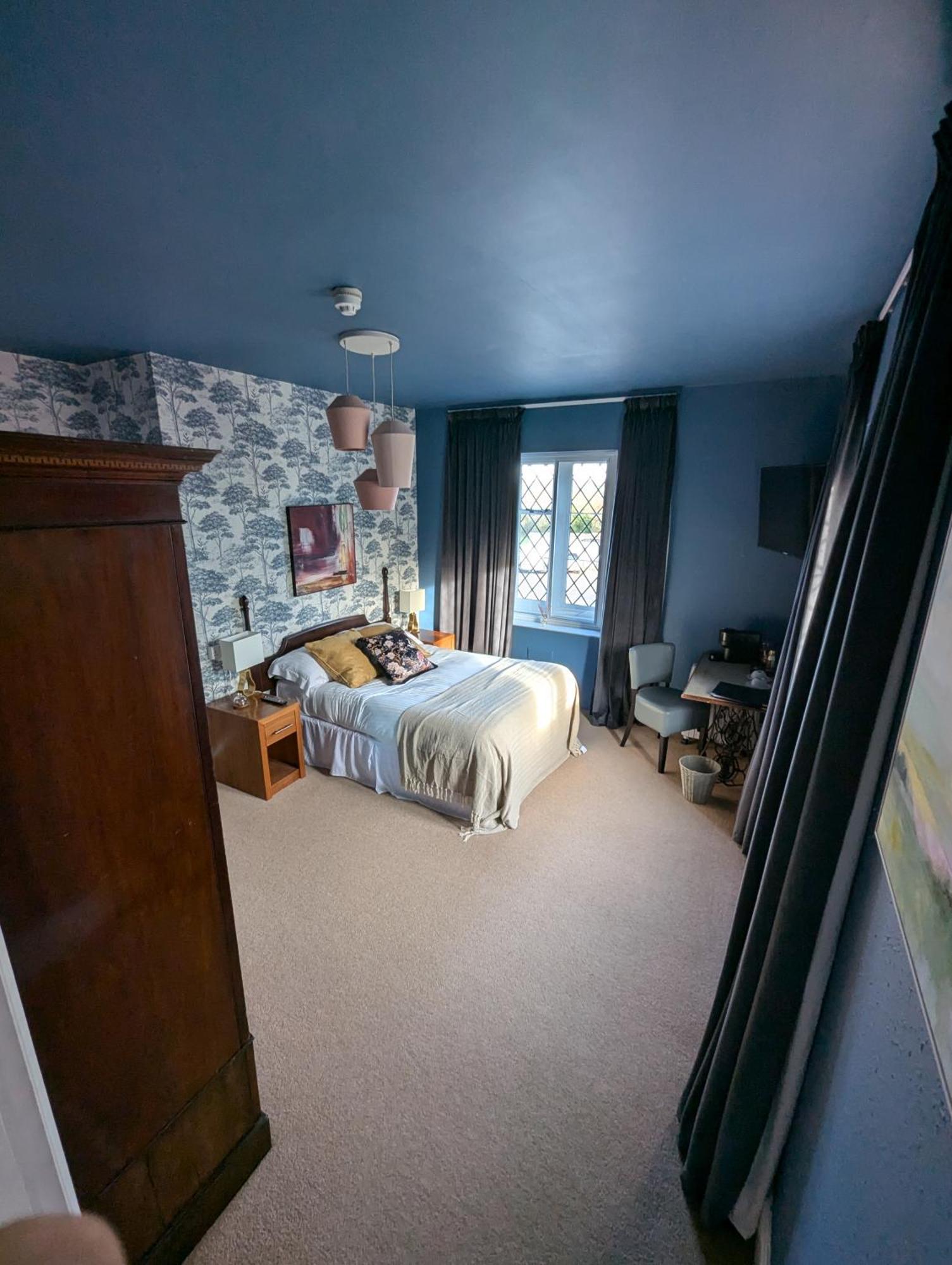 The Duke Hotel Hilmarton ภายนอก รูปภาพ