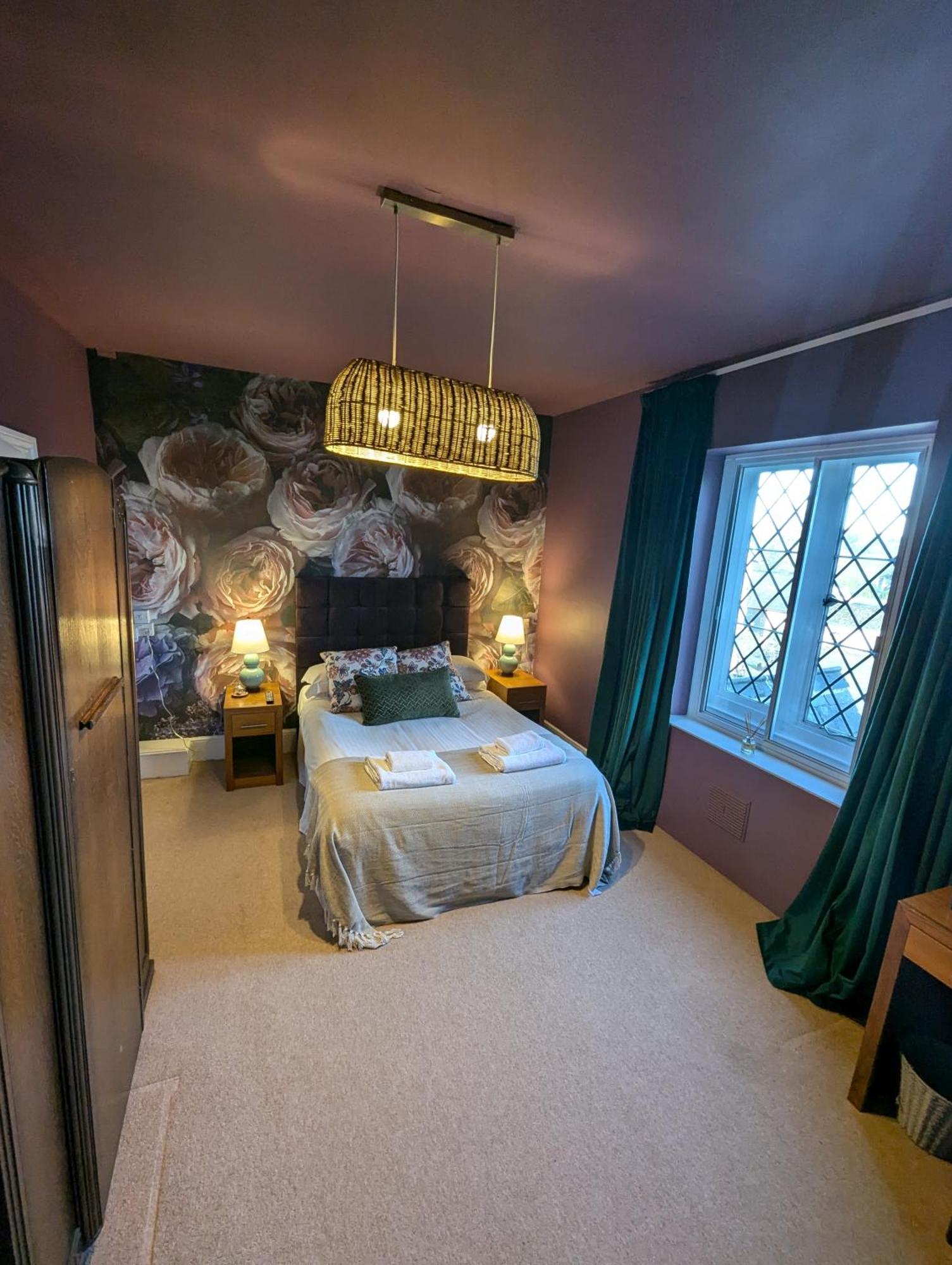 The Duke Hotel Hilmarton ภายนอก รูปภาพ