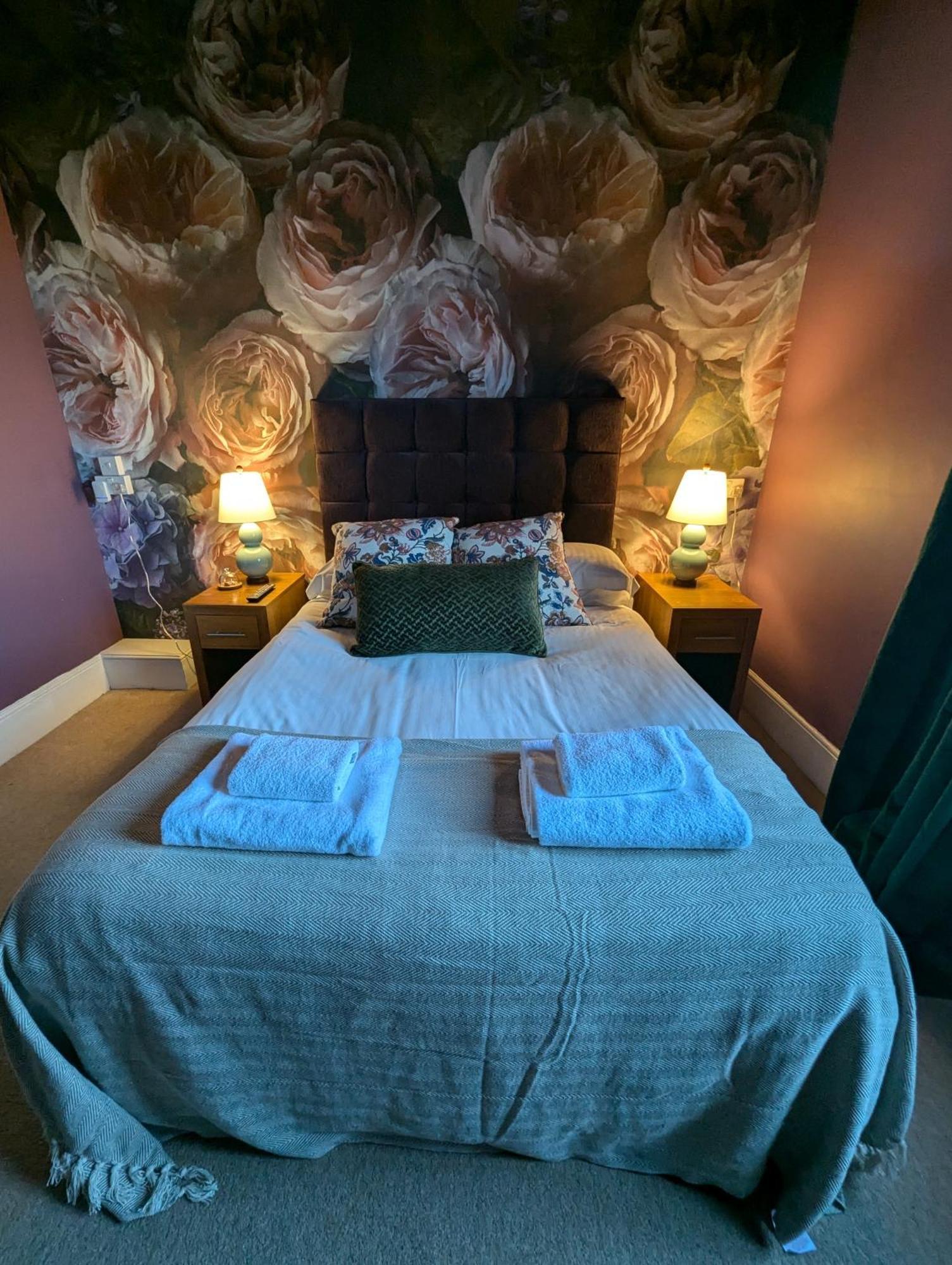The Duke Hotel Hilmarton ภายนอก รูปภาพ